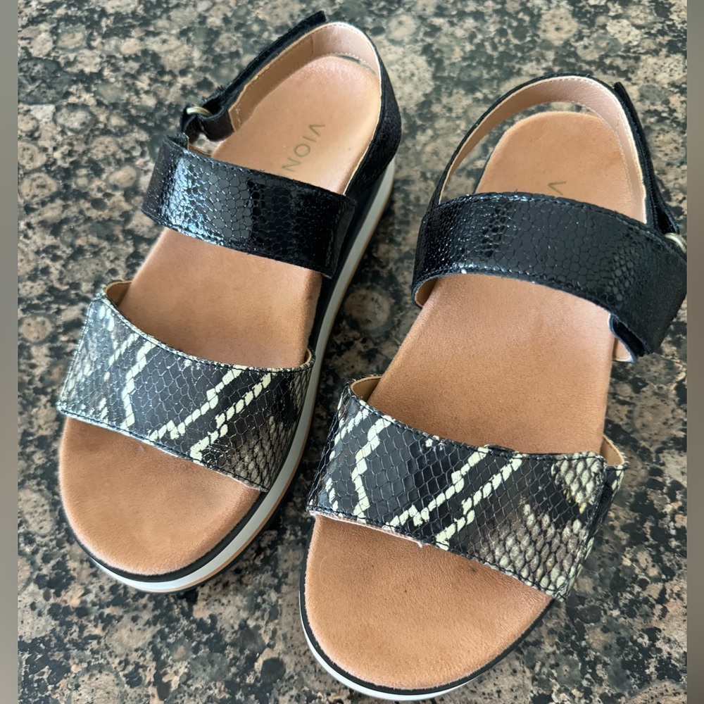 Vionics Brielle Sandals, Size 6